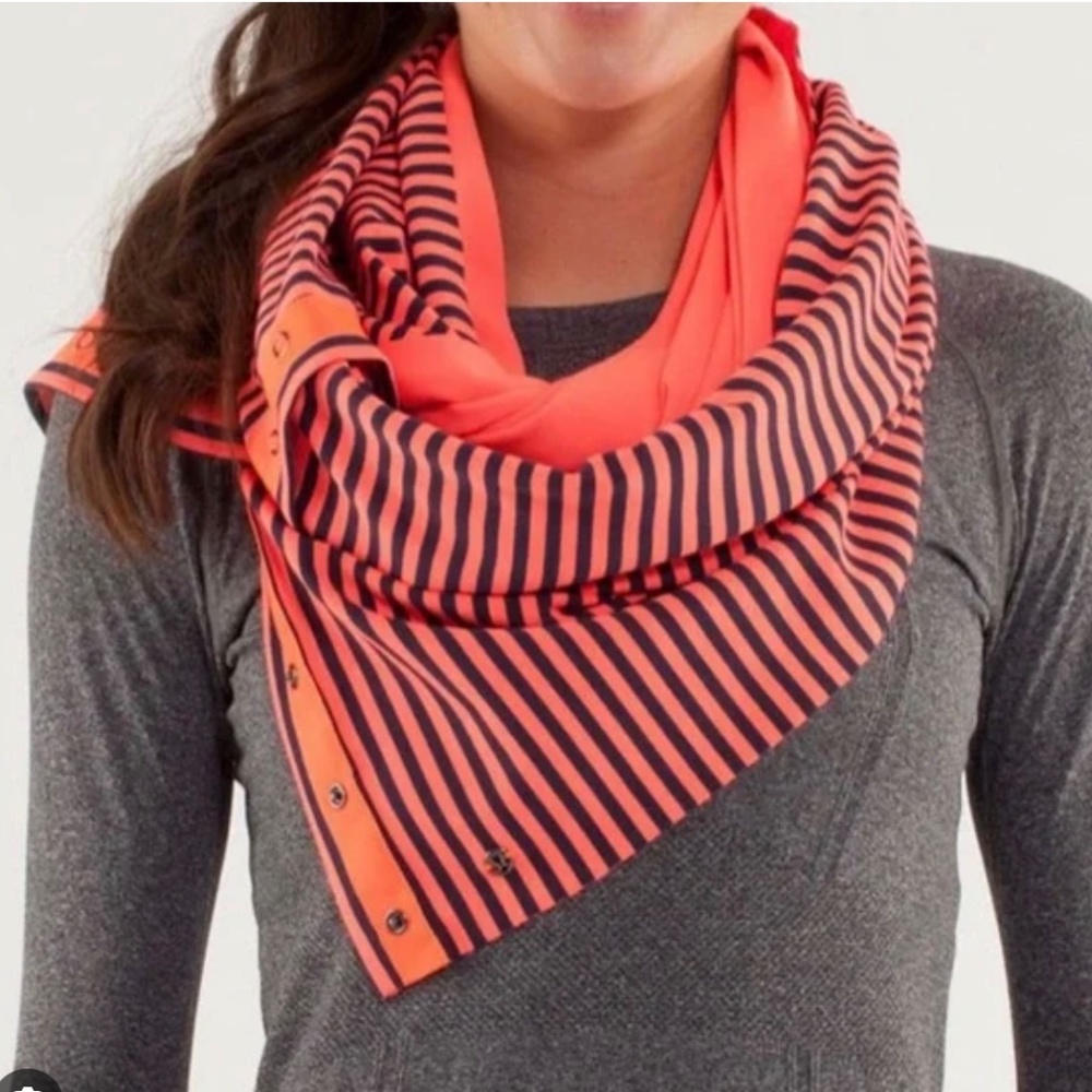 Lululemon Vinyasa Scarf - Picture 2 of 3